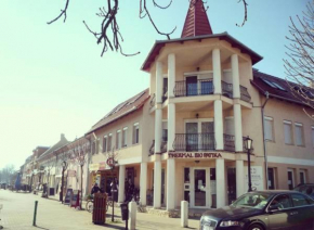 Отель Luca Apartman  Харкань